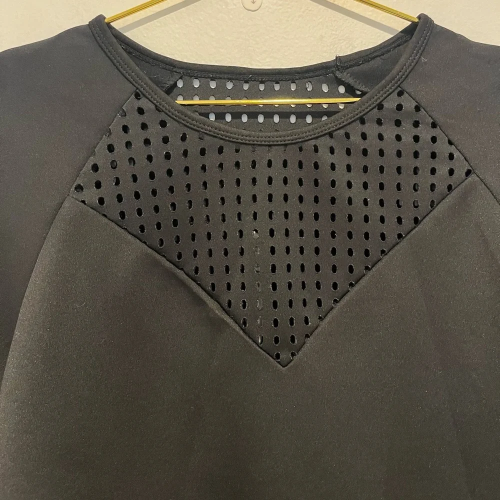 Fabletics Black Tilly Sweatshirt Workout Top Size Medium - Picture 4 of 8